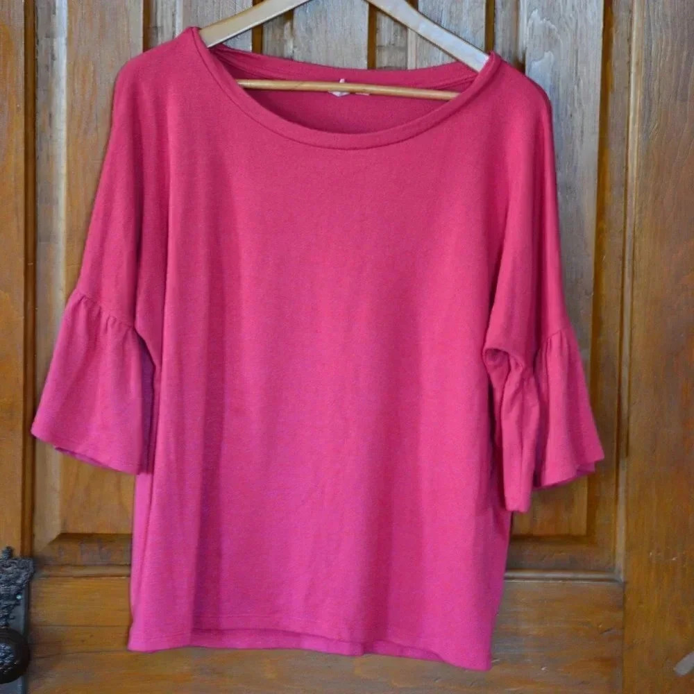 5/$25 GAP Bell Sleeved Top